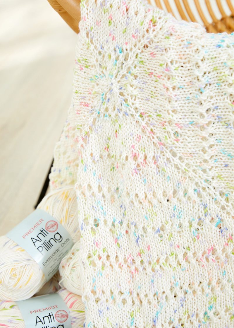 EverydayDots LaceStripeBlanket detail